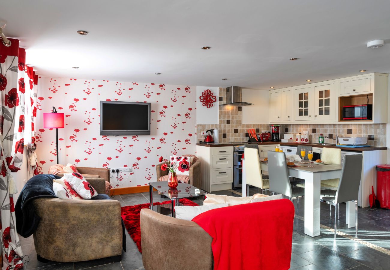 Cottage in Aylesbeare - Poppy Cottage, Great Houndbeare Farm