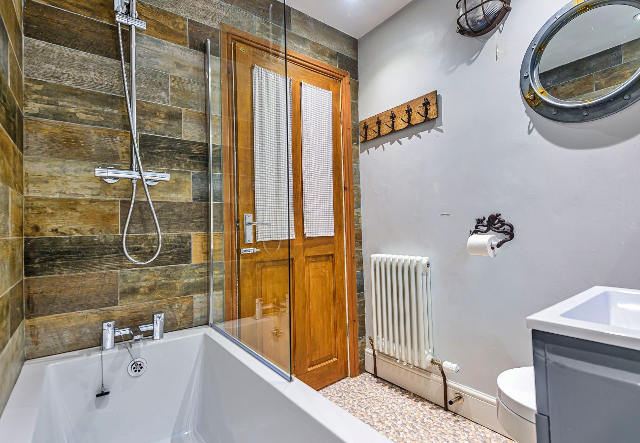 Cottage in Whitby - No.3 Sandside