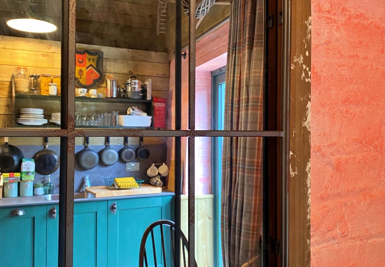 Cottage in Godmanchester - The Potting Shed at Island Hall