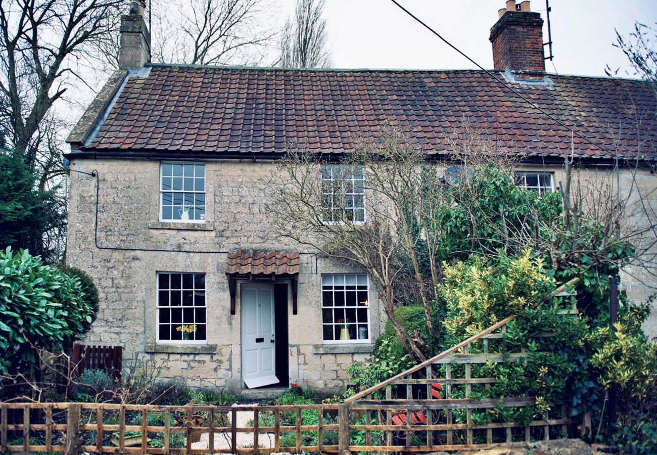 Cottage in Wingfield - Flittermouse Cottage