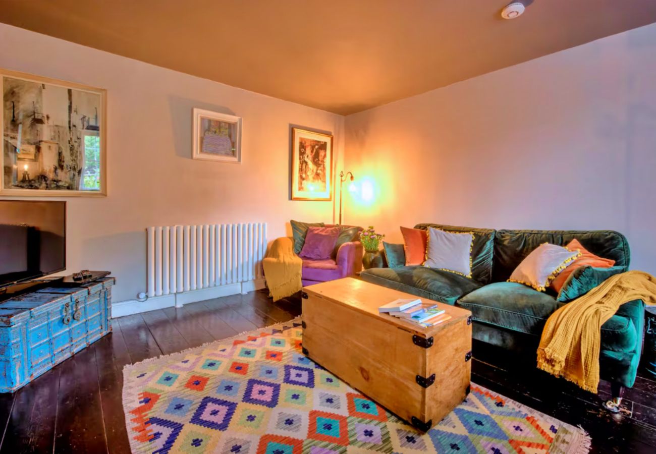 Cottage in Wingfield - Flittermouse Cottage