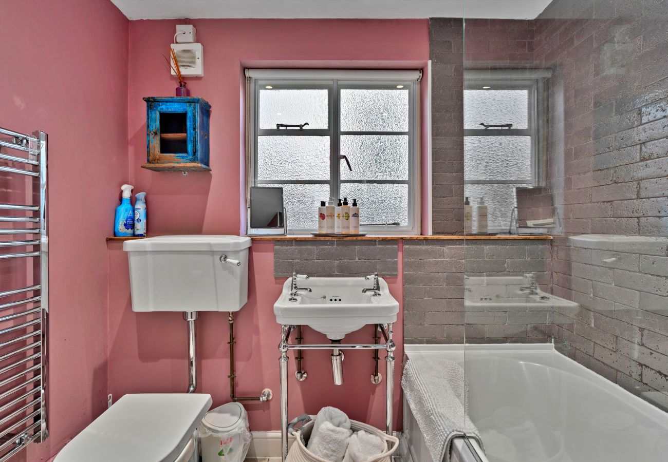 Cottage in Wingfield - Flittermouse Cottage