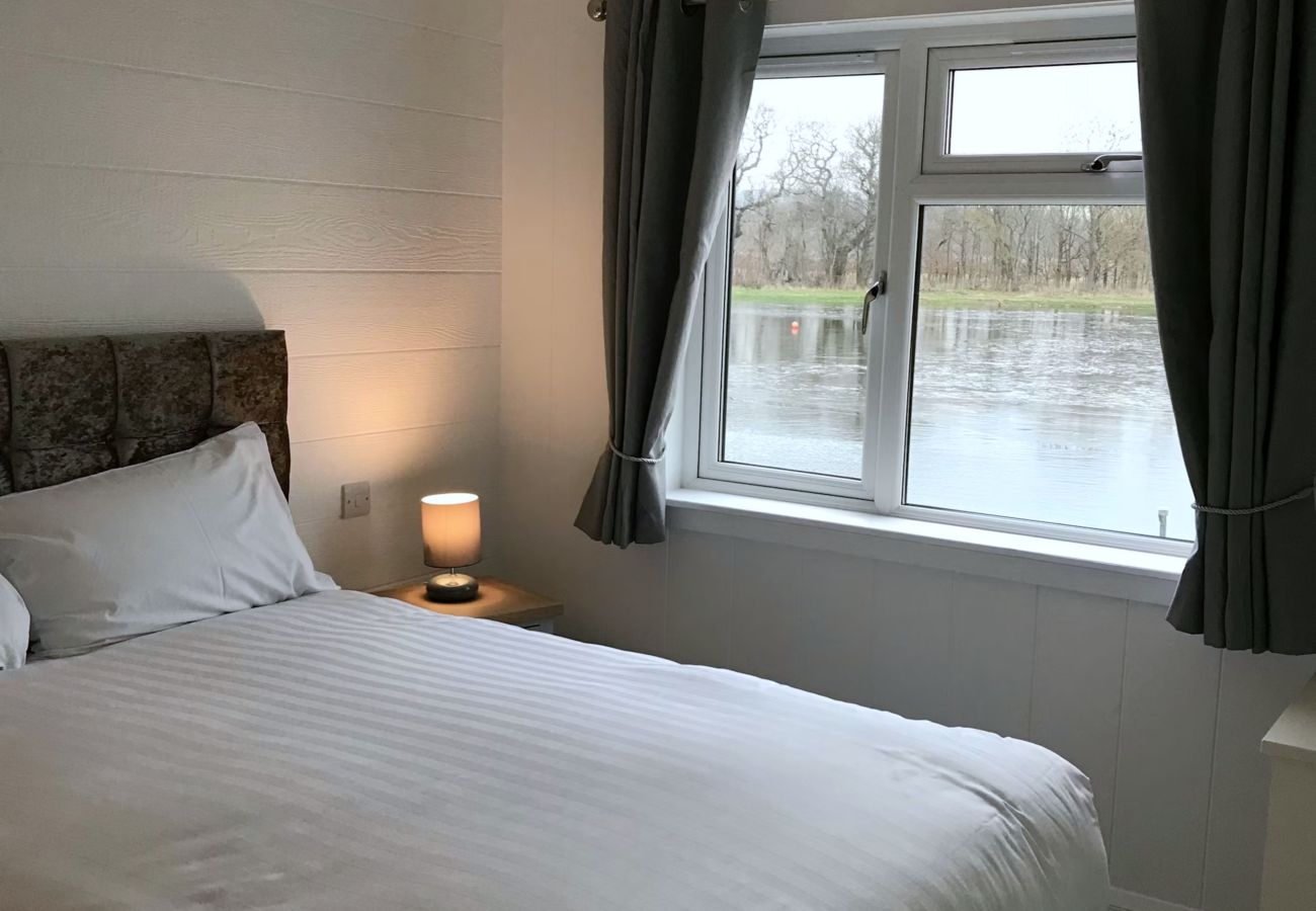 Chalet in Errol - Silverwood Hideaway Lodge