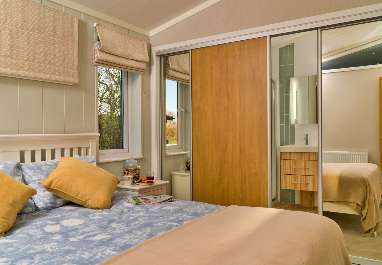 Chalet in Bourn - Heron Luxury Lodge