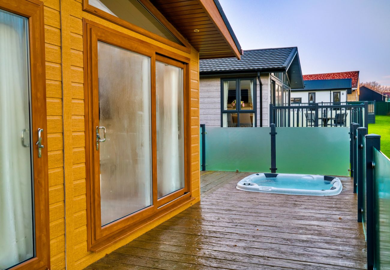 Chalet in Bourn - Heron Luxury Lodge