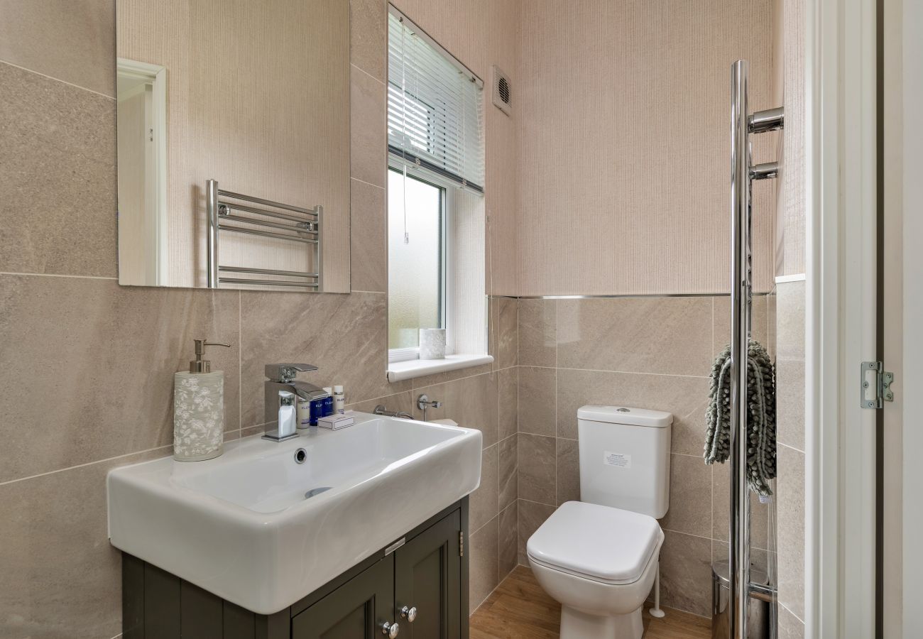 Chalet in Bourn - Churchill Luxury Lodge