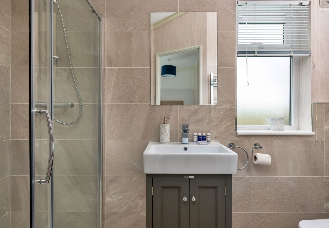 Chalet in Bourn - Churchill Luxury Lodge