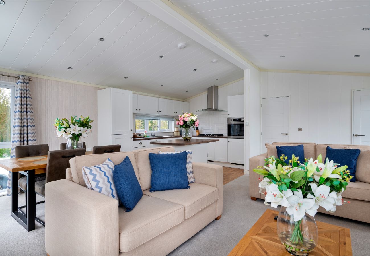 Chalet in Bourn - Churchill Luxury Lodge