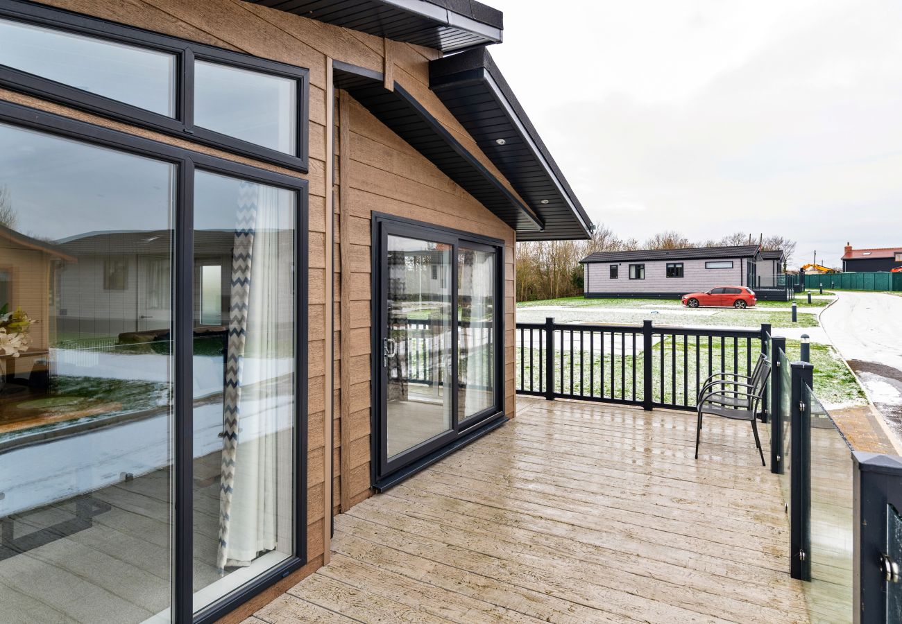 Chalet in Bourn - Churchill Luxury Lodge