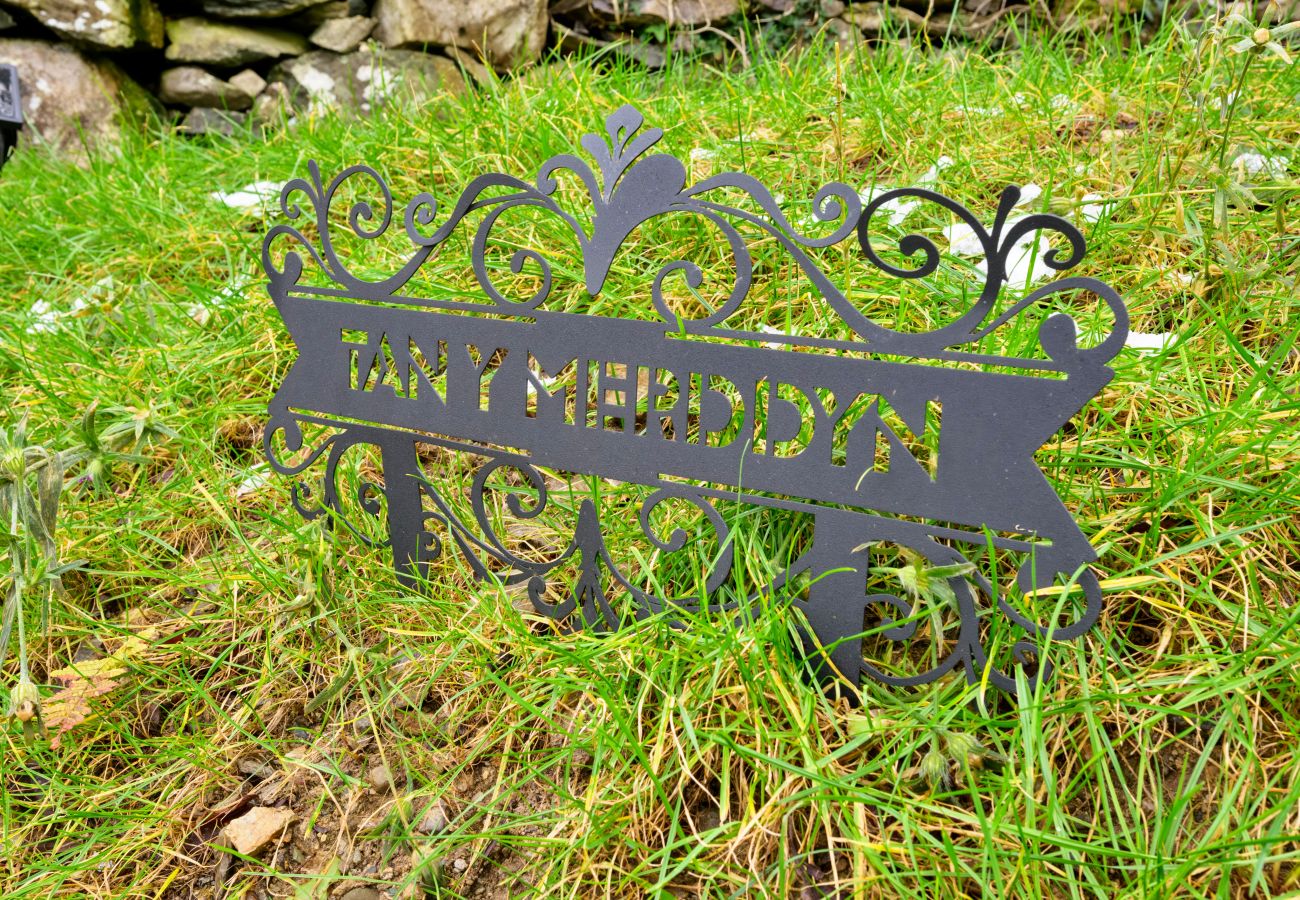 Cottage in Llanrug - Merddyn Cottage