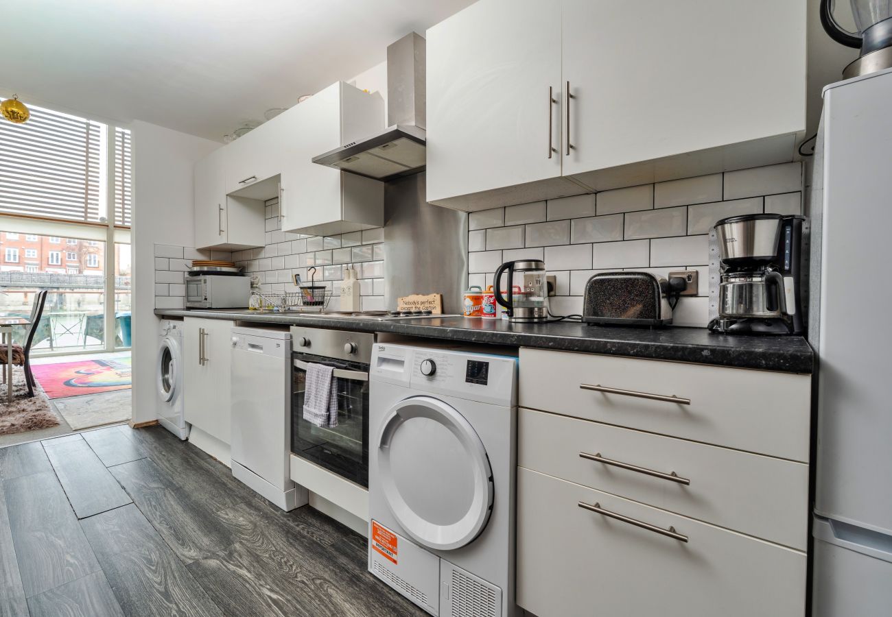 Boot in Liverpool - The Houseboat, Liverpool Marina