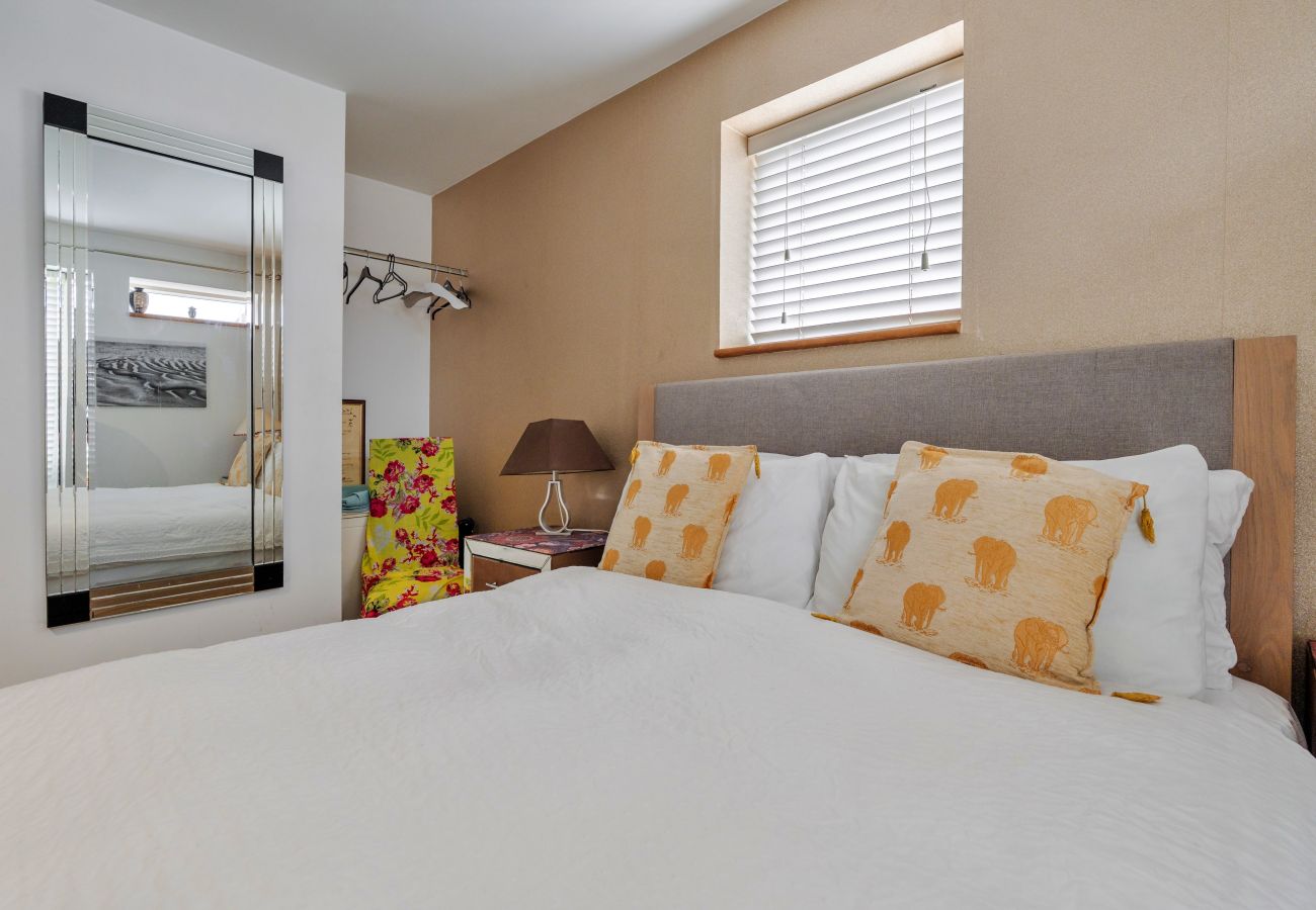 Boot in Liverpool - The Houseboat, Liverpool Marina