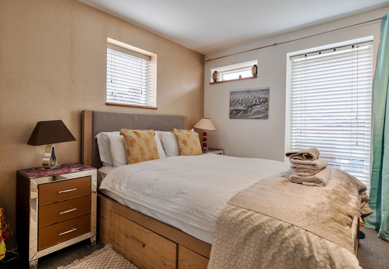 Boot in Liverpool - The Houseboat, Liverpool Marina