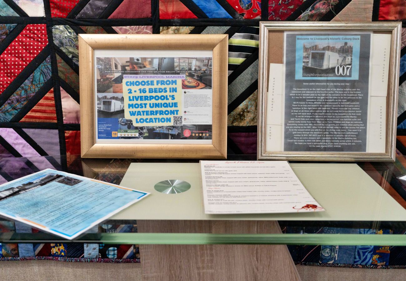 Boot in Liverpool - The Houseboat, Liverpool Marina