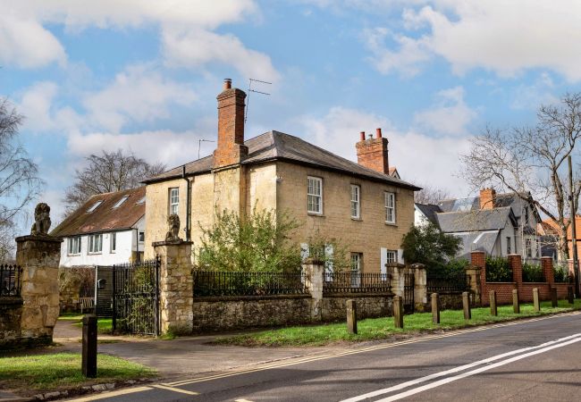  in Wheatley - The Mount