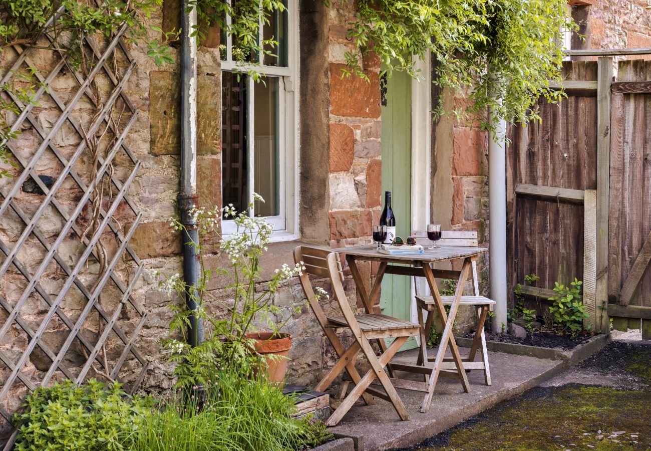 Cottage in Morland - Bourne Edge