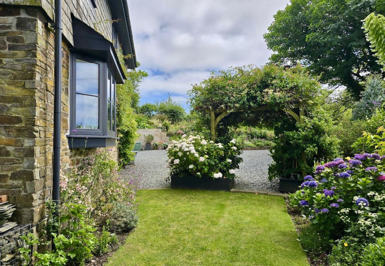 Cottage in Pencarrow - Thyme Bank