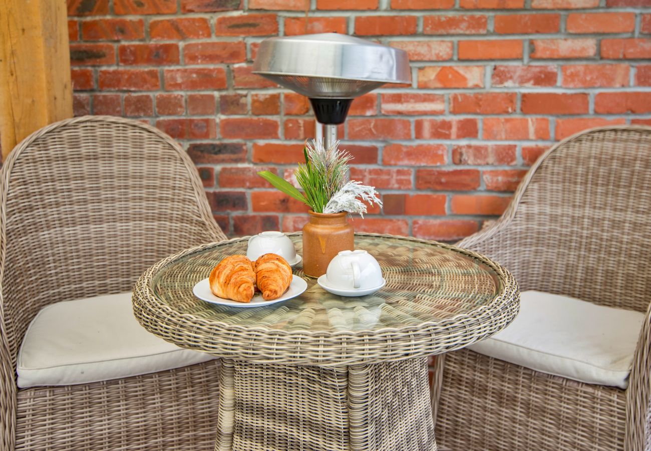 Cottage in Llangadog - Y Golchdy