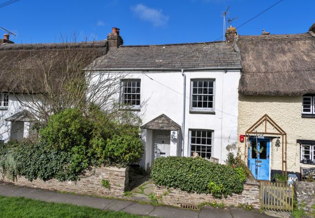 Cottage in Marhamchurch - The Old Post Cottage