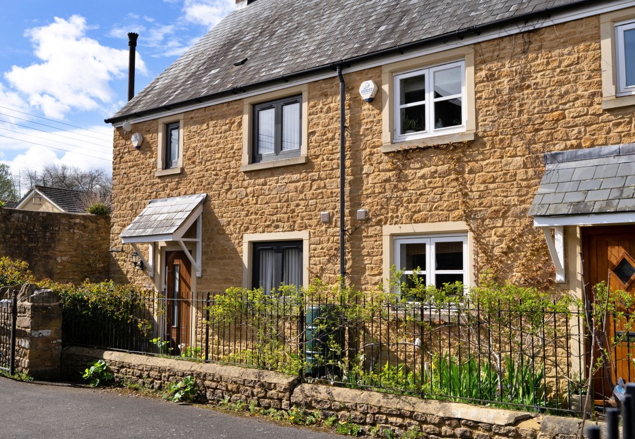 Huis in Bower Hinton - Hollies Cottage, Oak