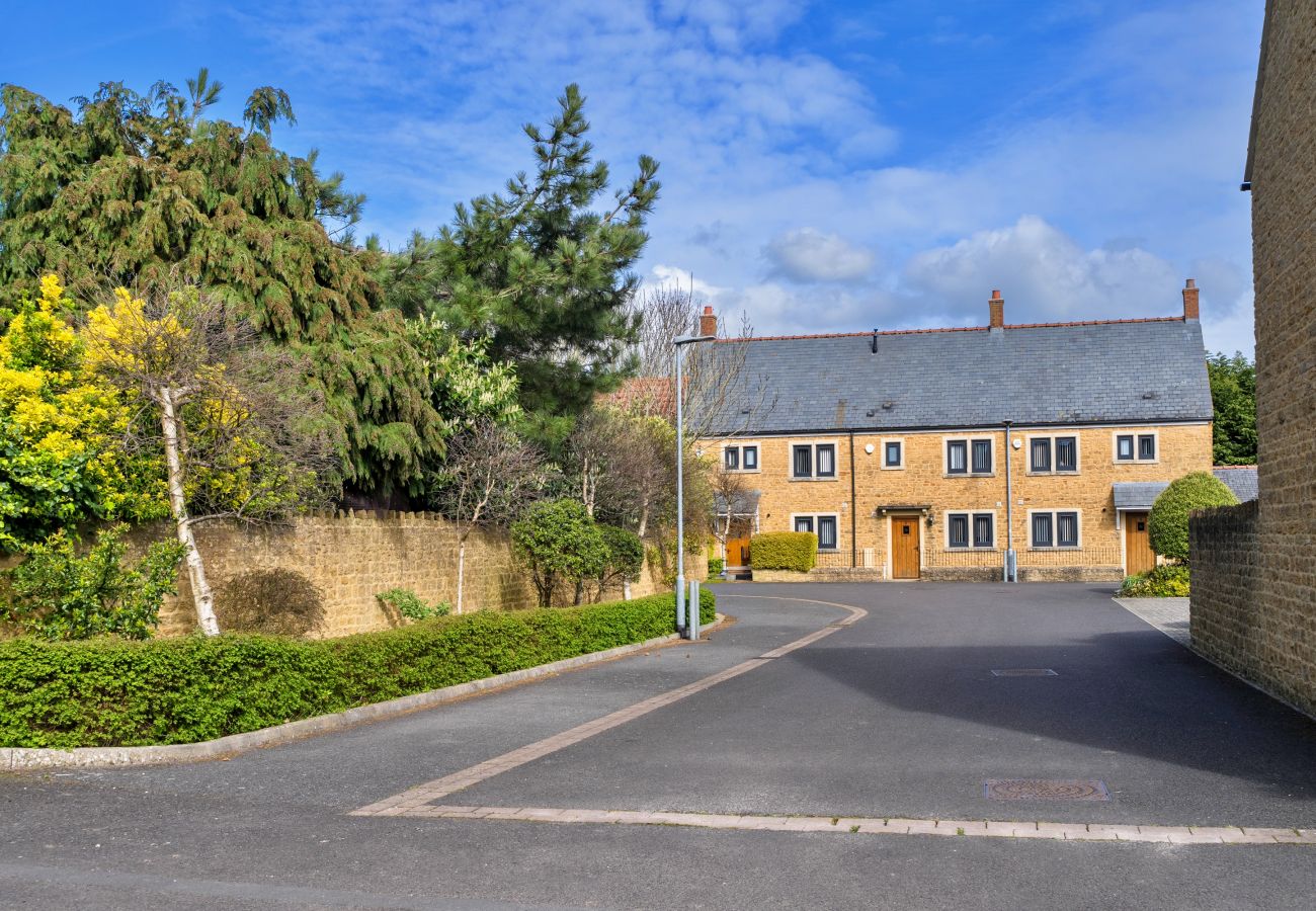Huis in Bower Hinton - Hollies Cottage, Willow