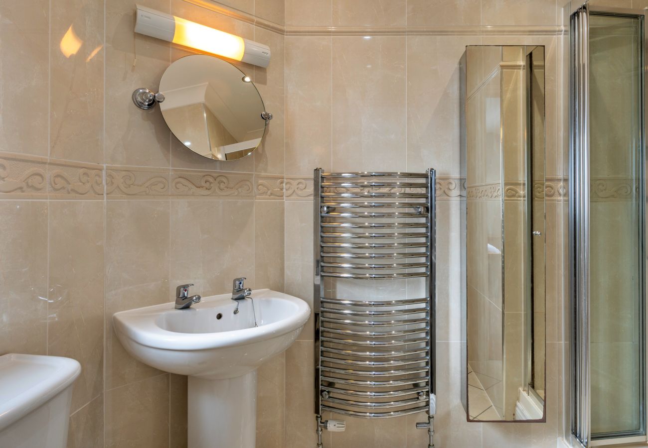 Huis in Bower Hinton - Hollies Cottage, Elm