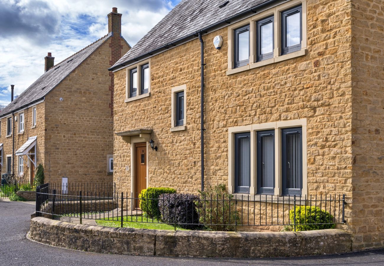Huis in Bower Hinton - Hollies Cottage, Elm
