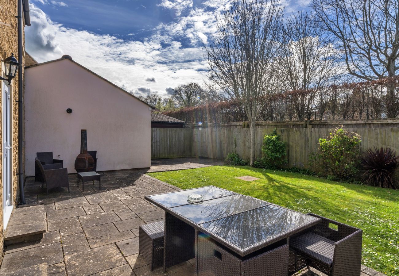 Huis in Bower Hinton - Hollies Cottage, Elm