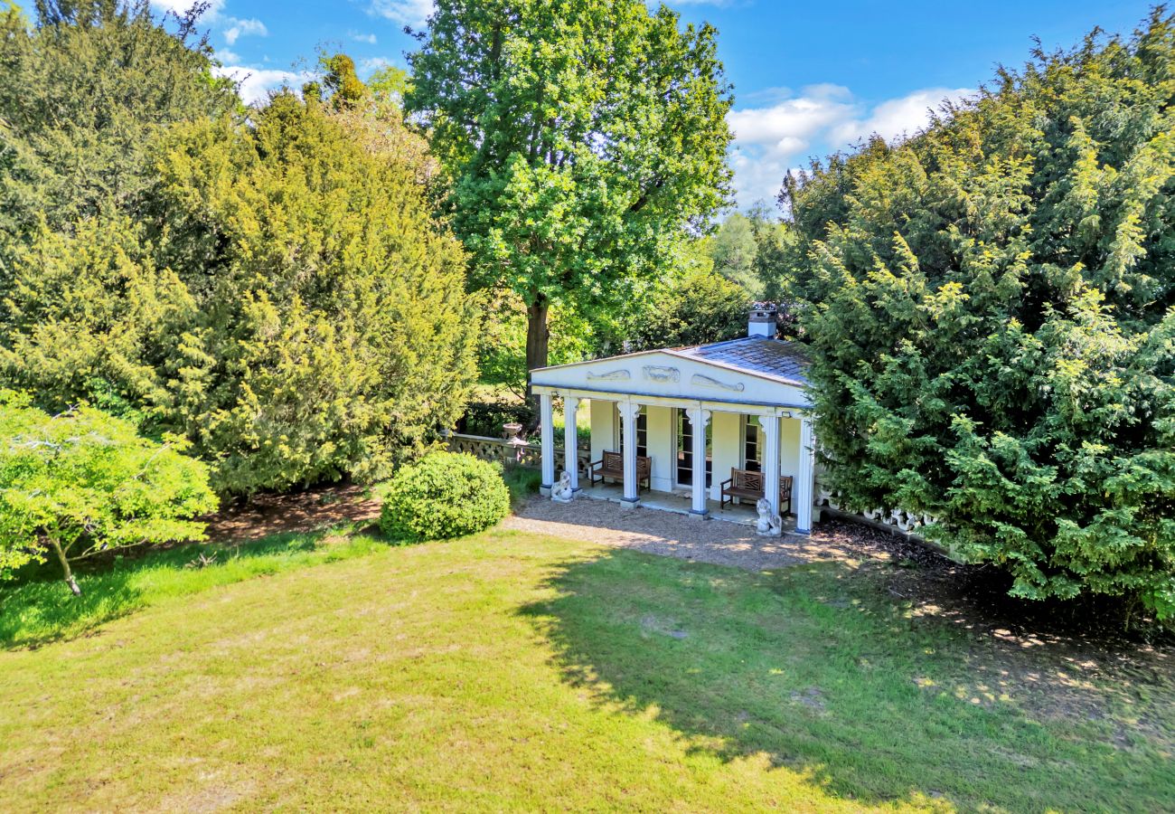 Cottage in Oakley - The Pottage