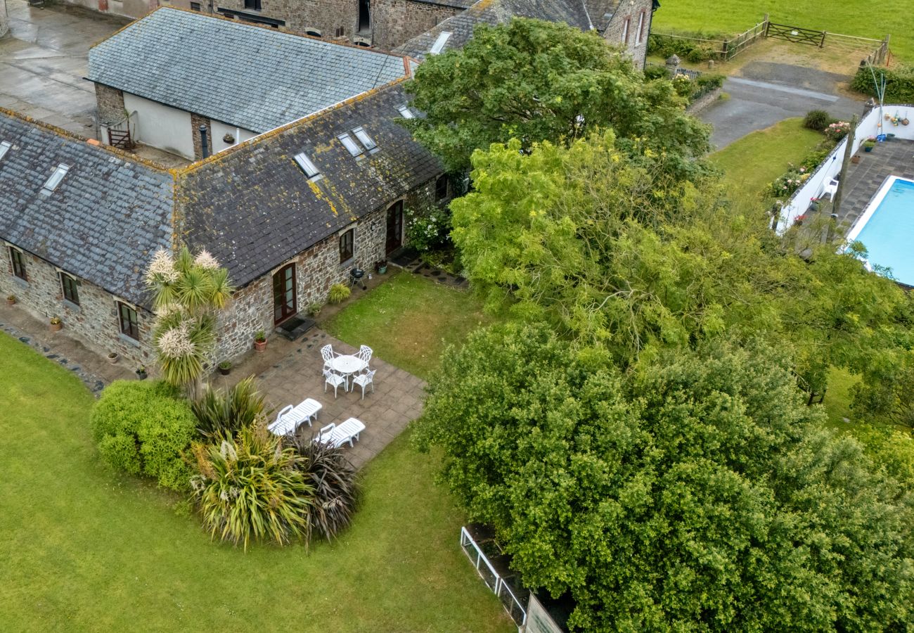 Cottage in Widemouth Bay - Roost, Quinceborough Farm