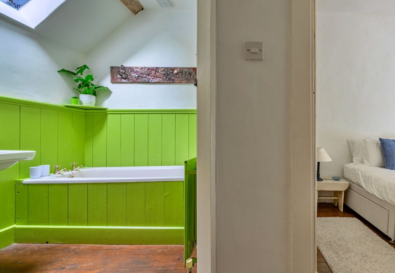 Cottage in Blaenau Ffestiniog - Tafarn Trip