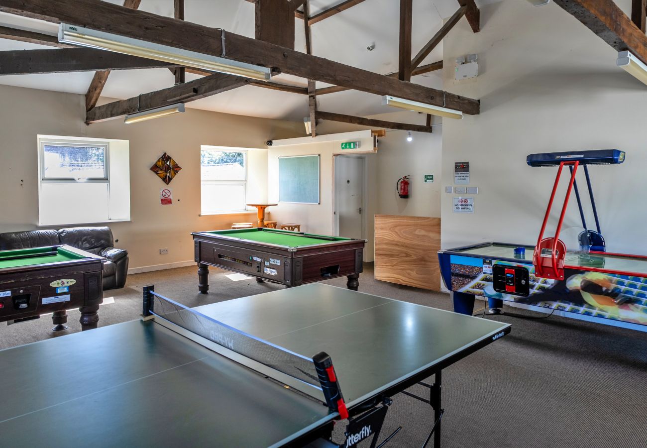 Chalet in Callington - Foxgloves Valley Lodge