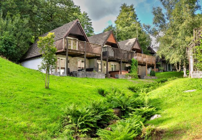 Chalet in Callington - Daisy Valley Lodge