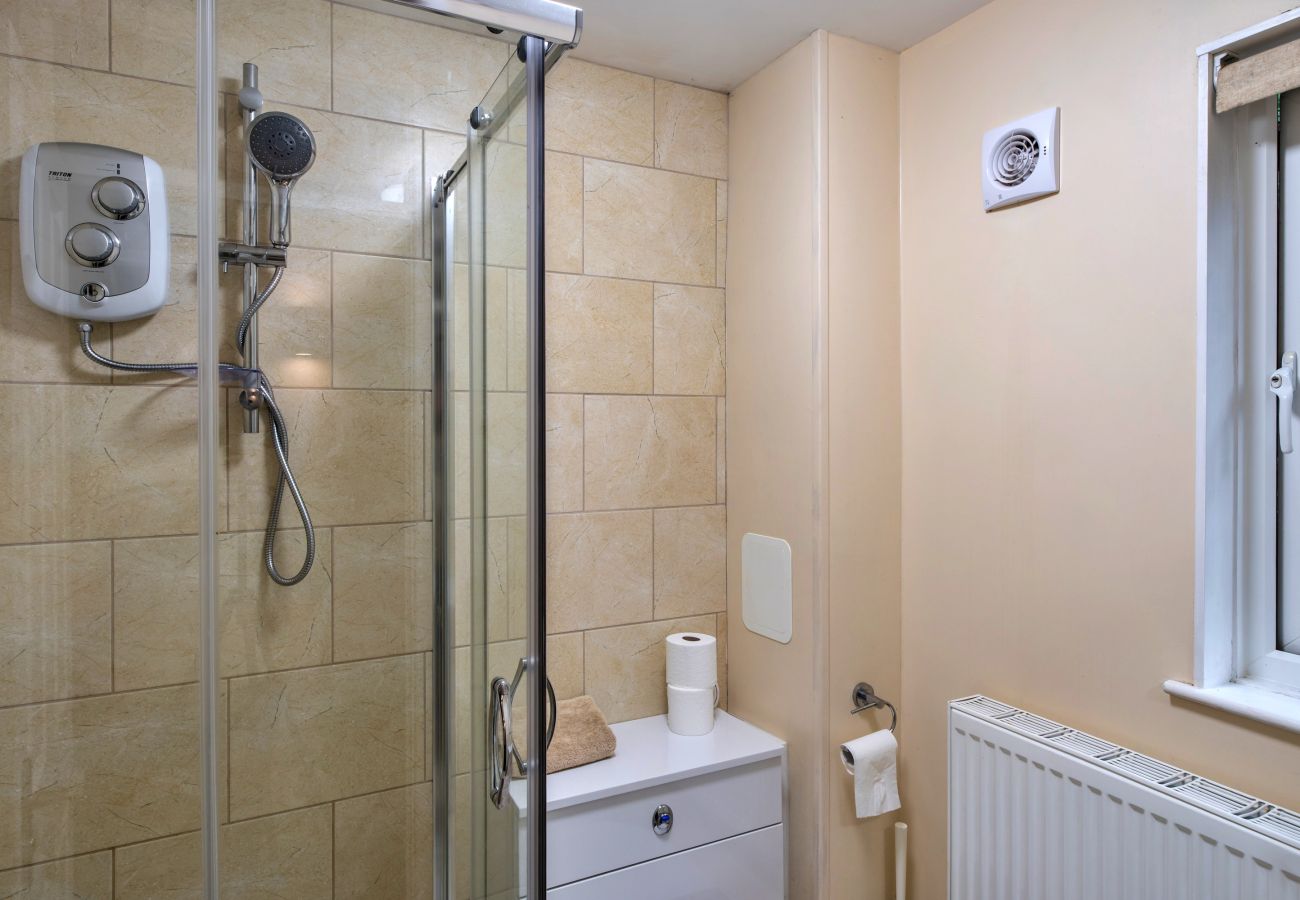 Chalet in Callington - Daisy Valley Lodge