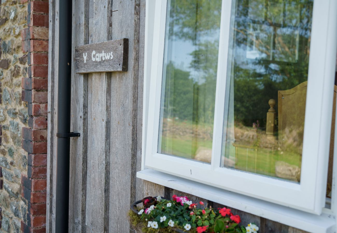 Cottage in Newport - Y Cartws