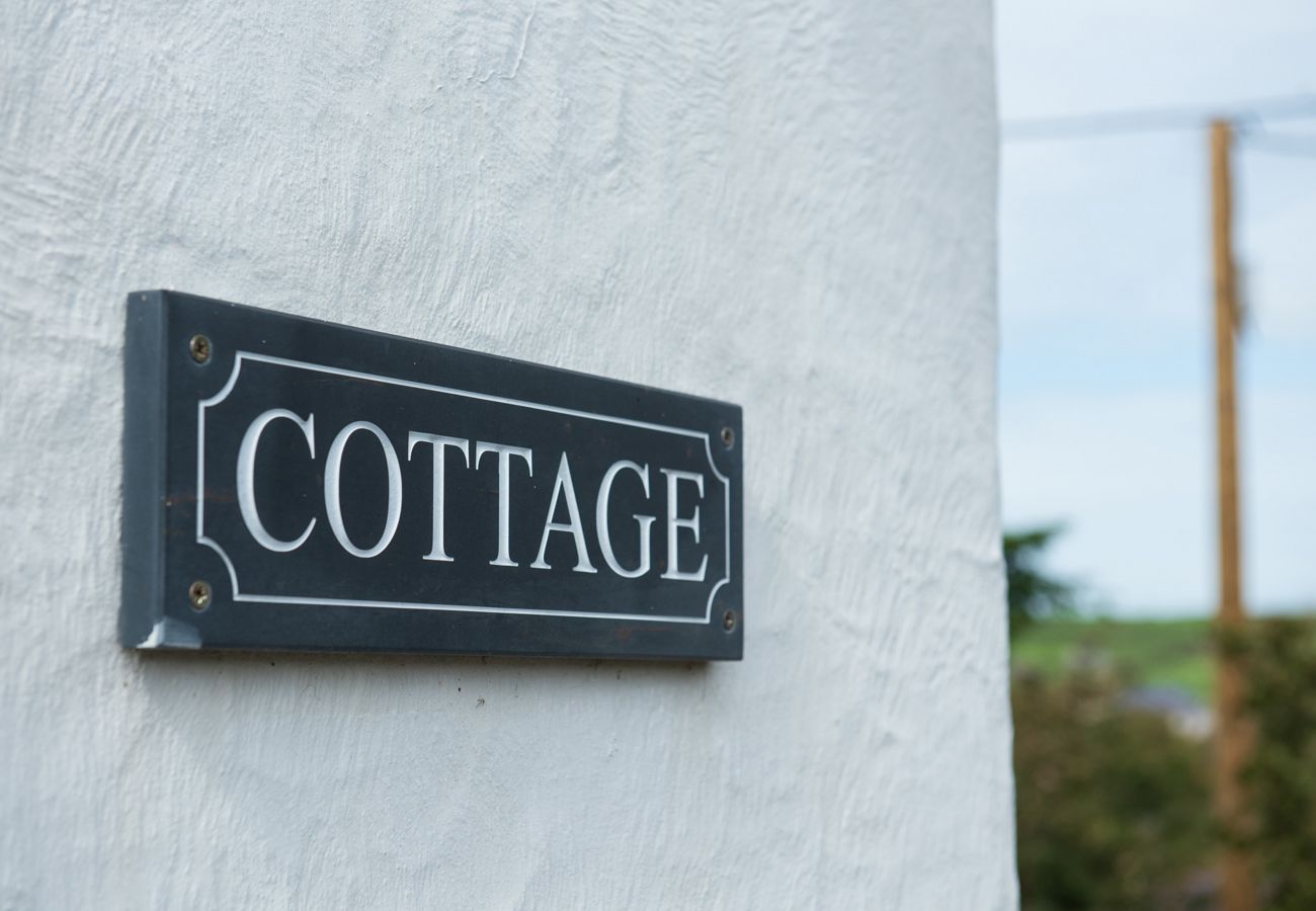 Cottage in Rhydwyn - Bwthyn