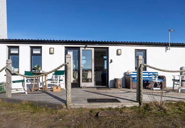Cottage in Walney - The Lighthouse Hide Cottage in Walney - The Lighthouse Hide
