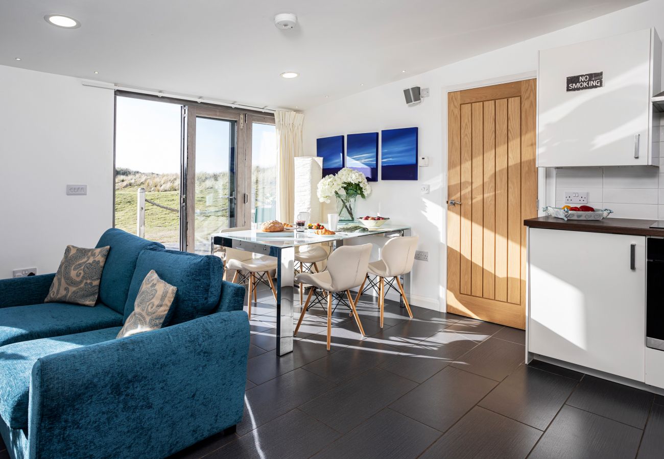 Cottage in Walney - The Lighthouse Hide