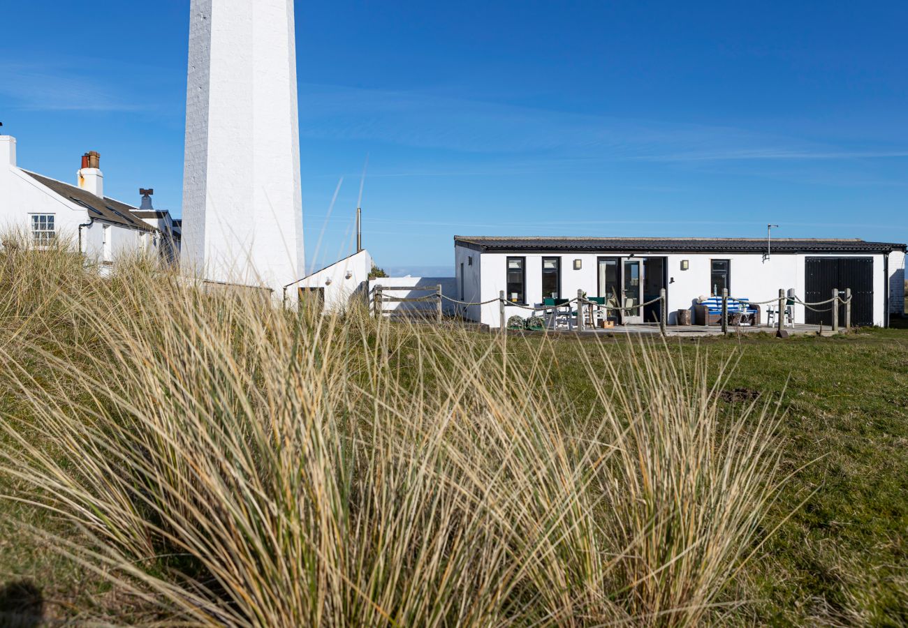 Cottage in Walney - Walney Island Lighthouse