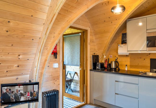 Farm stay in Camerton - The Pods