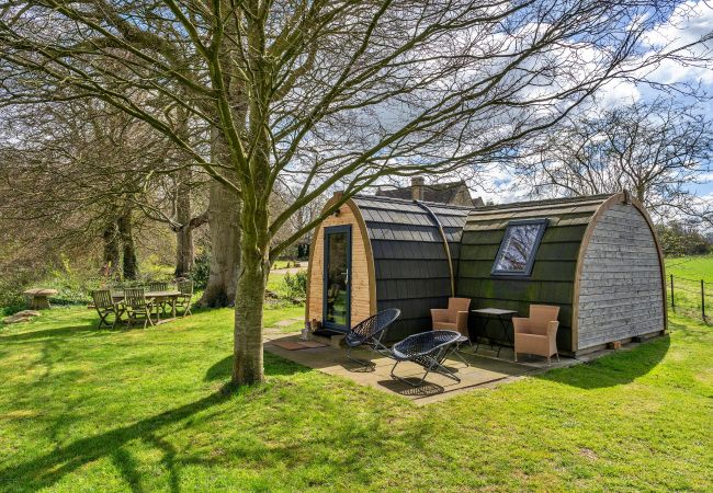 Farm stay in Camerton - The Pods