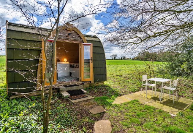 Farm stay in Camerton - The Pods