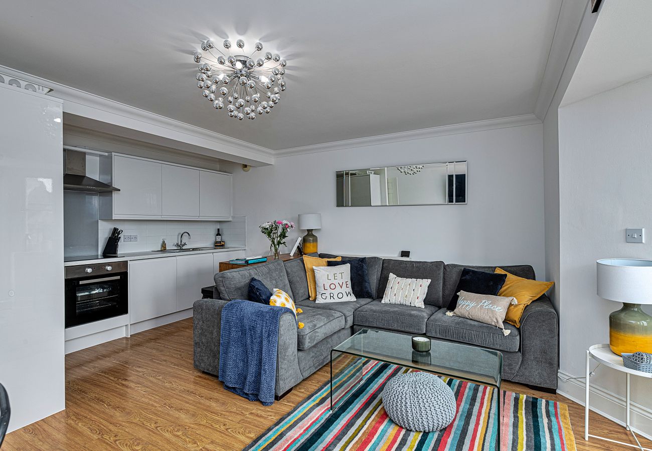 Apartment in Tenby - Y Lle Hapus