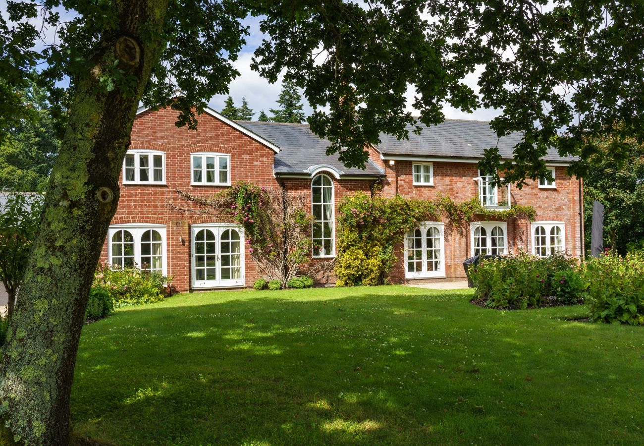 Country house in Ringwood - Harefield House
