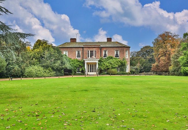 Country house in Walcot - Walcot Hall