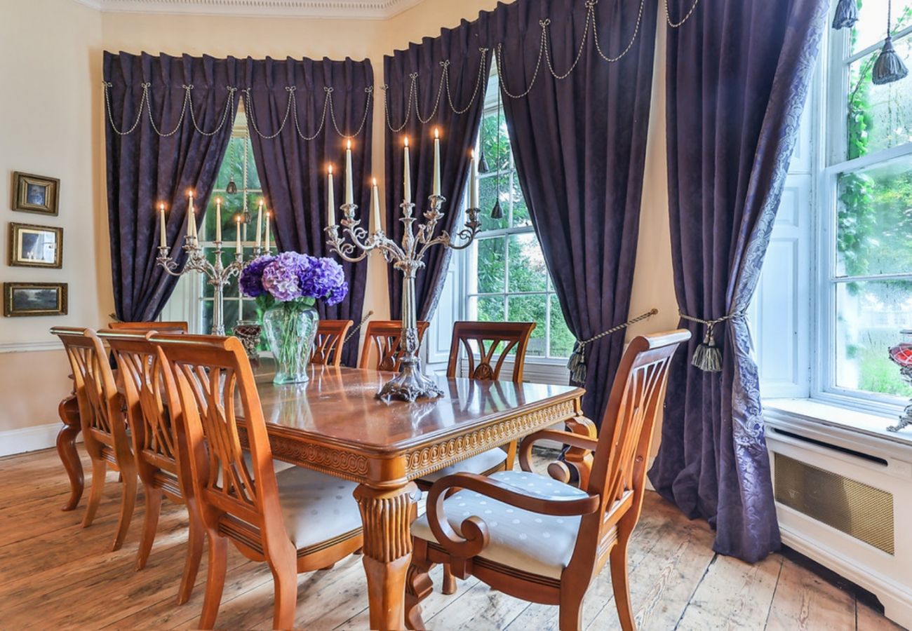 Country house in Walcot - Walcot Hall