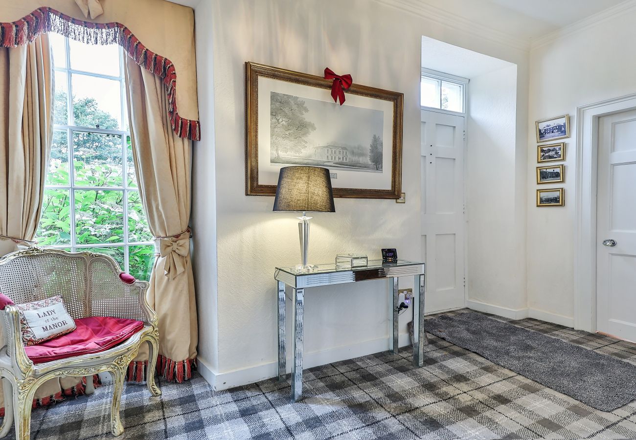 Country house in Walcot - Walcot Hall