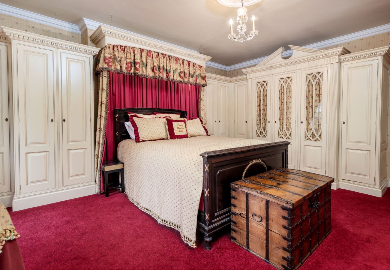 Country house in Walcot - Walcot Hall