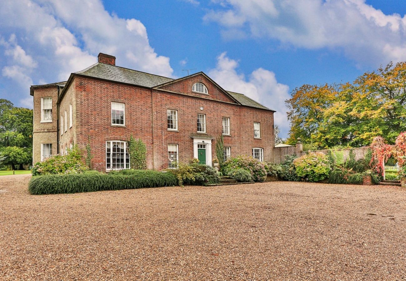 Country house in Walcot - Walcot Hall