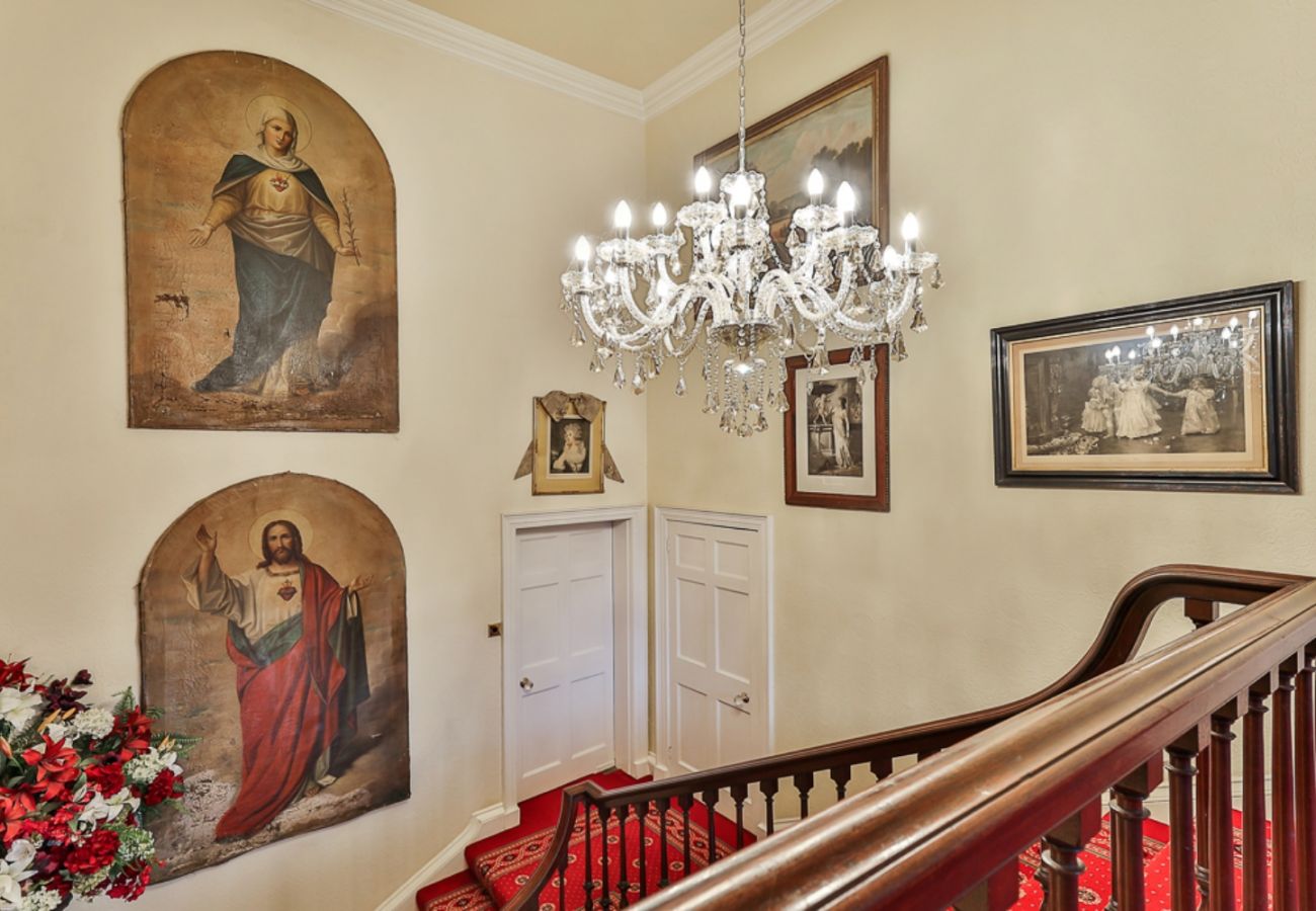 Country house in Walcot - Walcot Hall